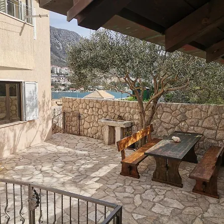 Guest house And Maritimo *