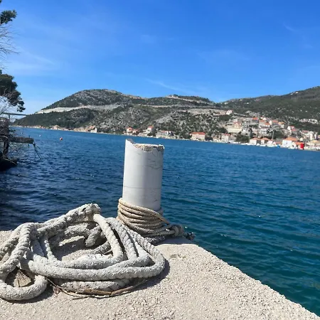 And Maritimo Πανσιόν